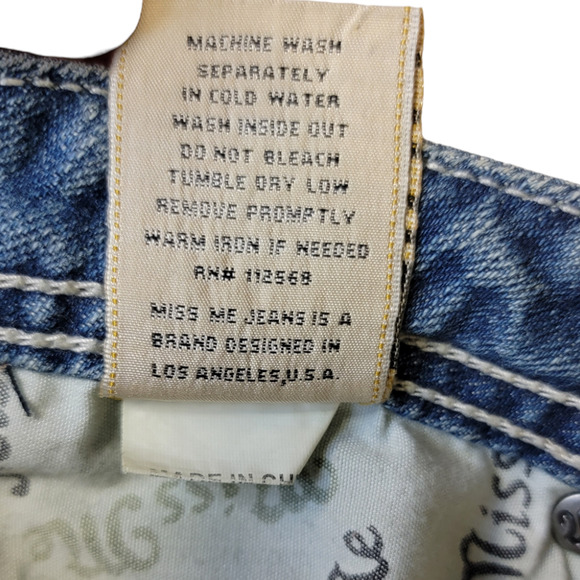 Miss Me Women's Embroidered Denim Jean Shorts Medium Wash Sonoma Blue Size 26 - Picture 5 of 6